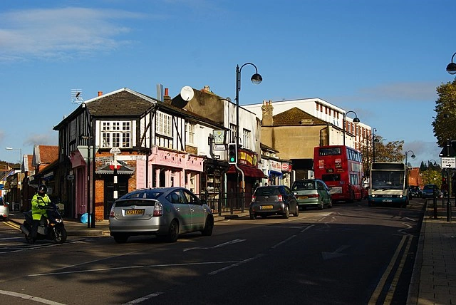 High_Road,_Loughton,_Essex